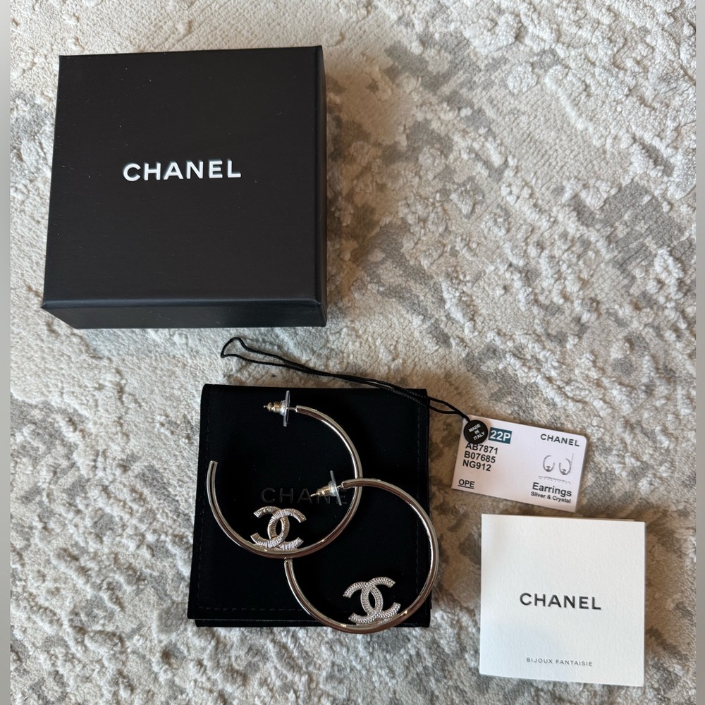 CHANEL Crystal Baguette CC Large
Hoop Earrings